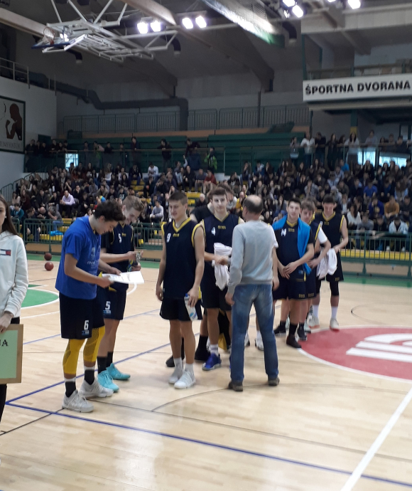 certrfinale kosarka dijaki-1 17-18