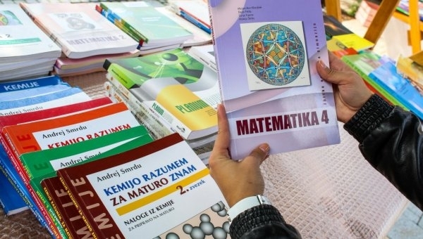 vracanje ucbenikov
